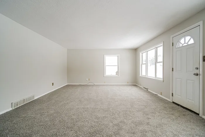 3 bed, 2.0 bath, 1400 sqft, $1,645 — Photo 4