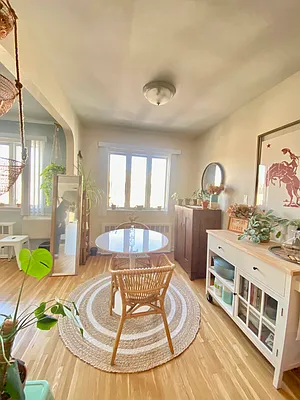 Rented by Zikos Realty Services | media 2