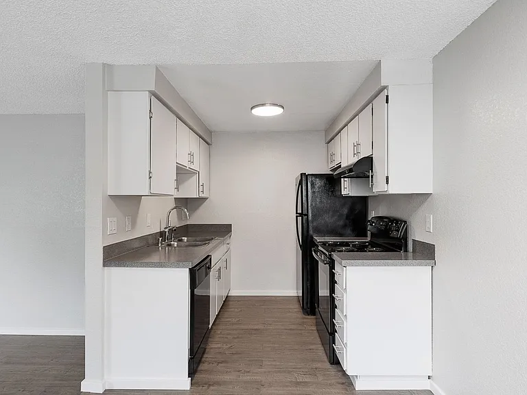 The Ariel Apartments — Photo 6