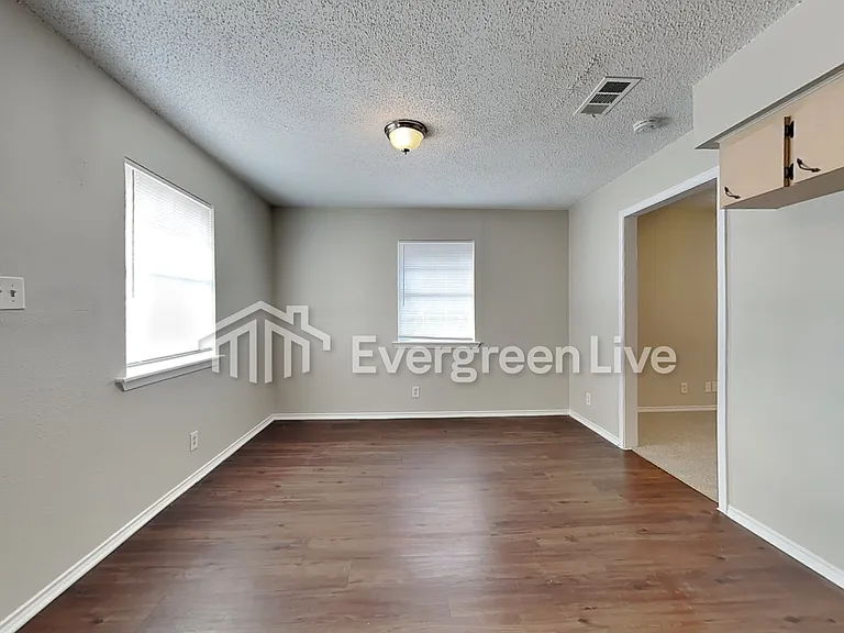 408 Saw Mill Rd — Photo 5
