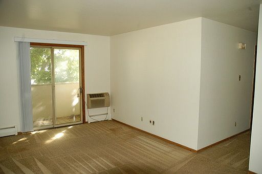 4th image of 3530-3545 E Tesch Ave #9