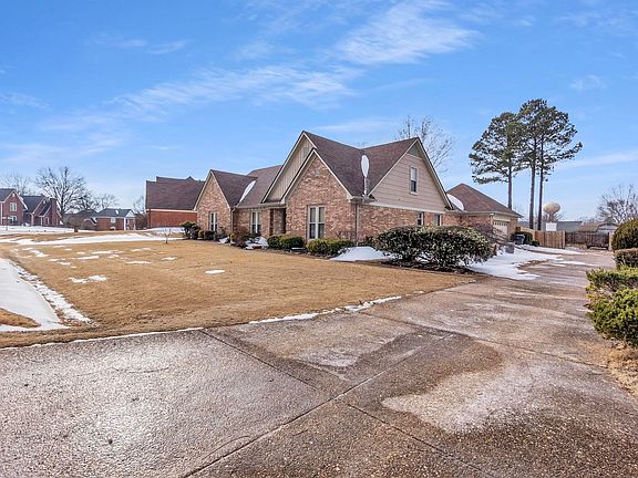 2nd image of 3247 Patricia Ellen Dr