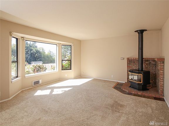 5th image of 19910 Marine Dr