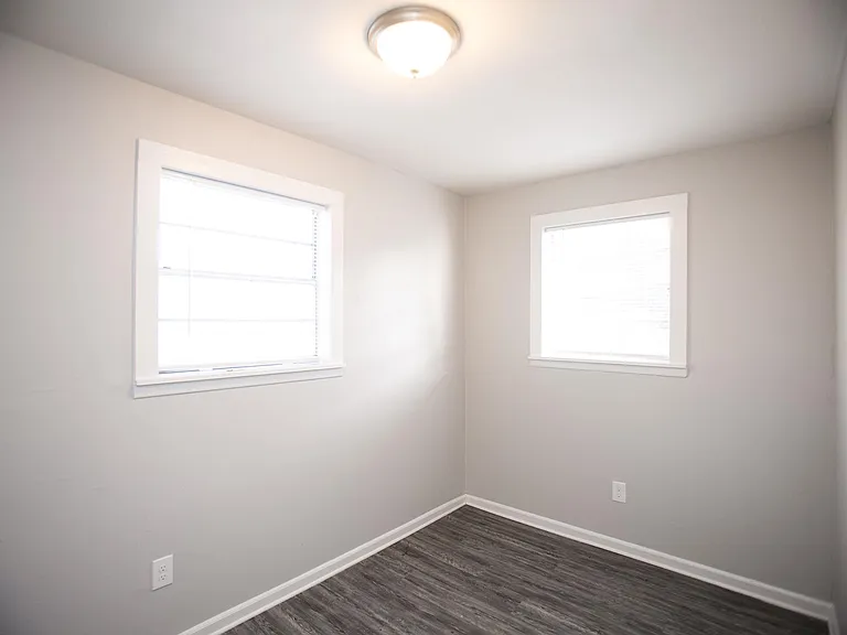 3119 S Izard St — Photo 8