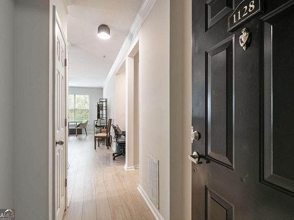 5th image of 1128 Westchester Rdg NE