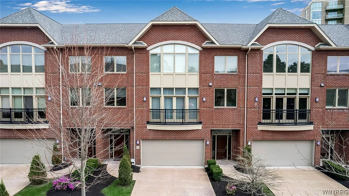 2 bed, 4.0 bath, 3224 sqft, $5,000 — Photo 1
