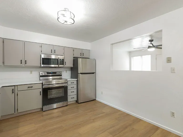 770 N Main St #11 — Photo 10