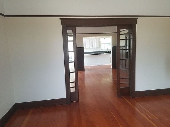 Livingroom with pocket doors