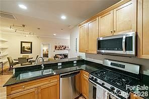 4th image of 435 S Tryon St Unit 708