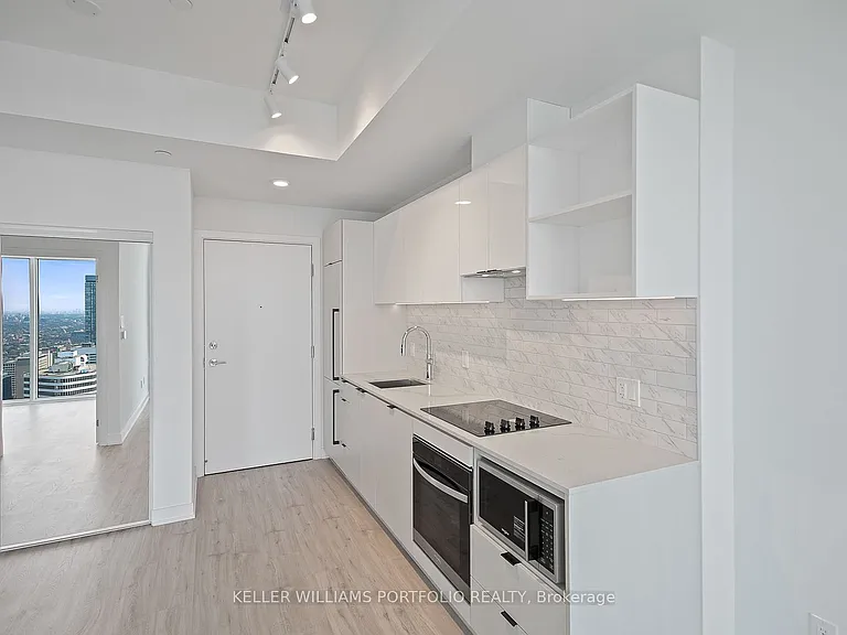 252 Church St #Penthouse 16 — Photo 5