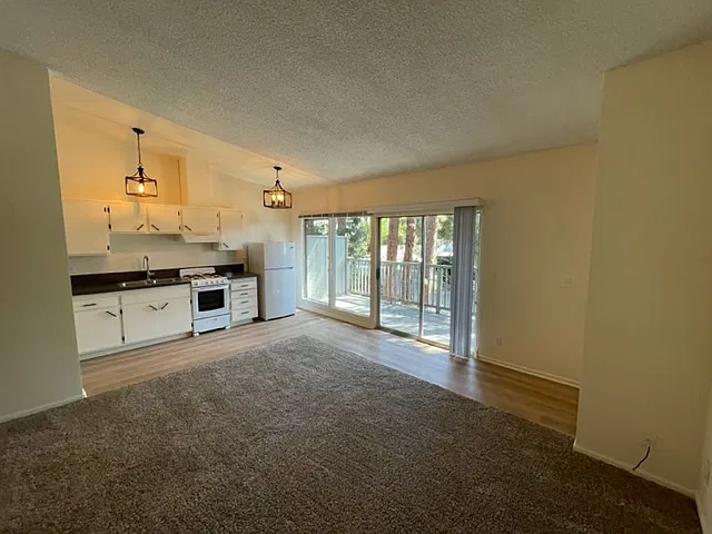 1 bed, 670 sqft, $2,795 — Photo 2