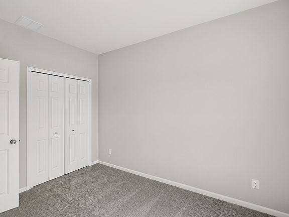4th image of 6344 Glenbrook Ave