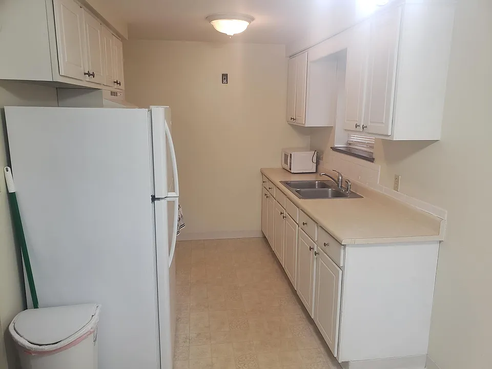 172 Spruce St #1