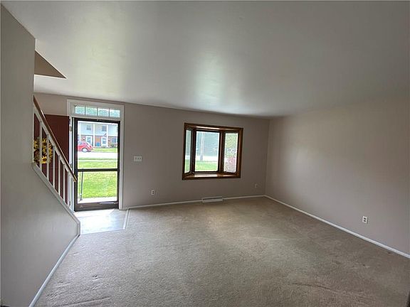 2nd image of 728 E Grandview Blvd