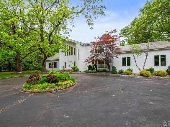 2nd image of 165 Hardenburg Ln