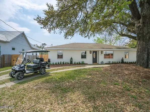 126 Bookter St, Bay Saint Louis, MS 39520