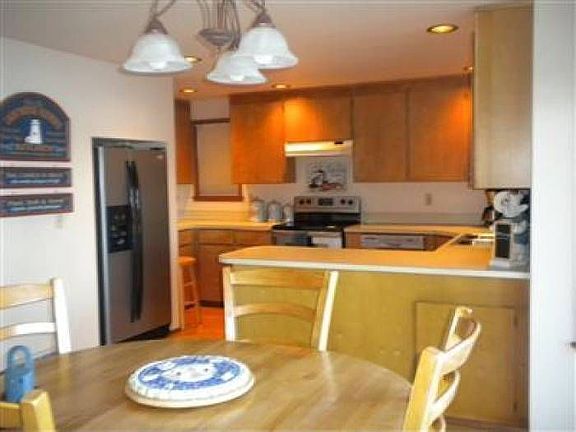 3rd image of 406 Herron Ln