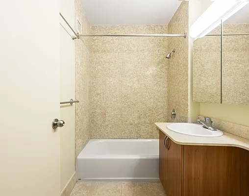 Rented by Chelsea Tower | media 10