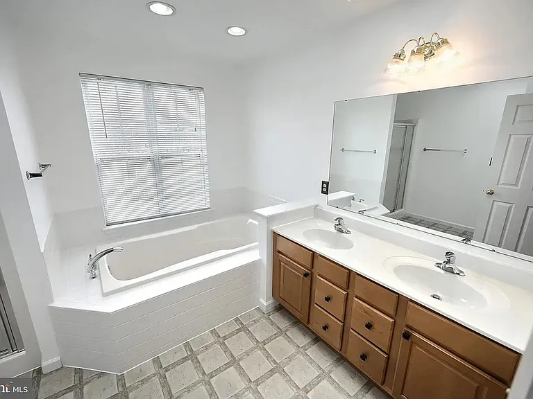 1193 Ledge Dr — Photo 9