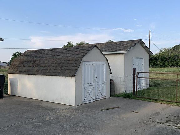 5th image of 2188 La Salle Rd