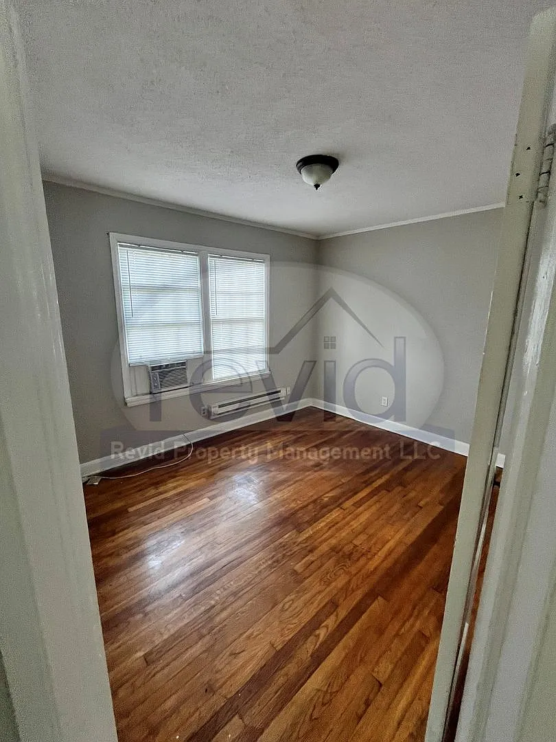 Campbell 2562 — Photo 3