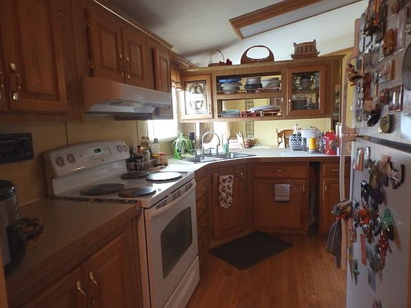 4th image of 1023 Indianola Ave