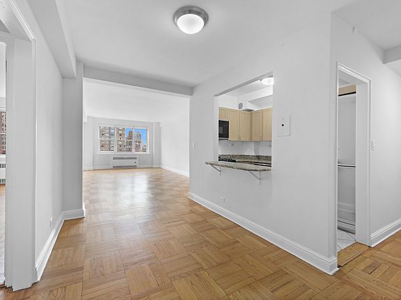 4th image of 41 Park Ave APT 10B