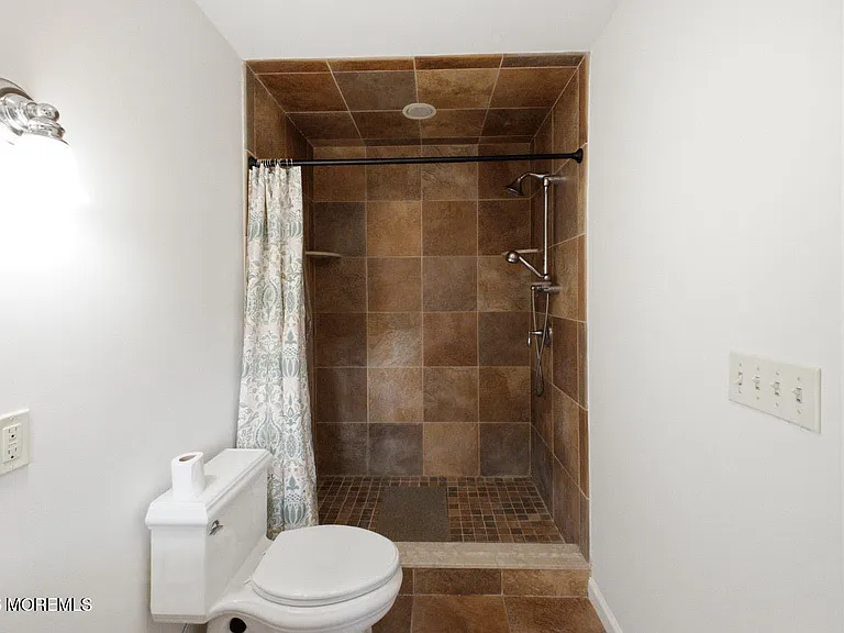 145 Osborne Ave — Photo 19