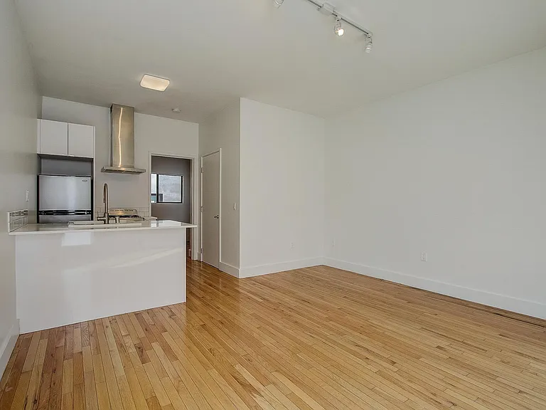 427 1/4 N Vendome St #427.25 — Photo 26
