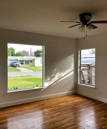 5th image of 450 Adrian Dr