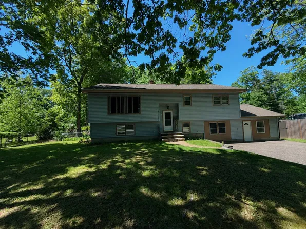 8 Lamson Drive, Merrimack, NH 03054