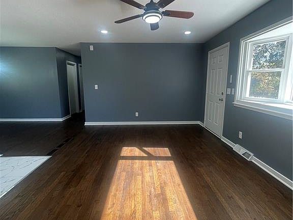 2nd image of 5808 Parkview Ave