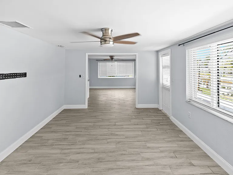 13916 Sommers Ave — Photo 16