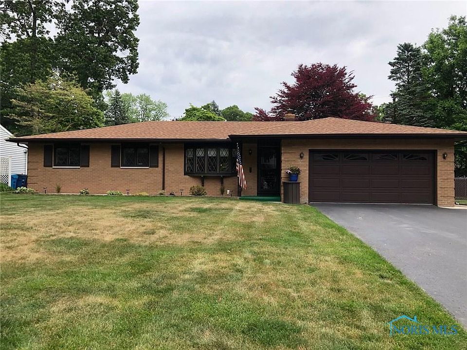 1st image of 4832 Oak Glen Dr