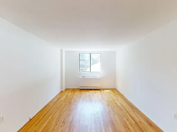 433 W 43rd St APT 5C, New York, NY 10036