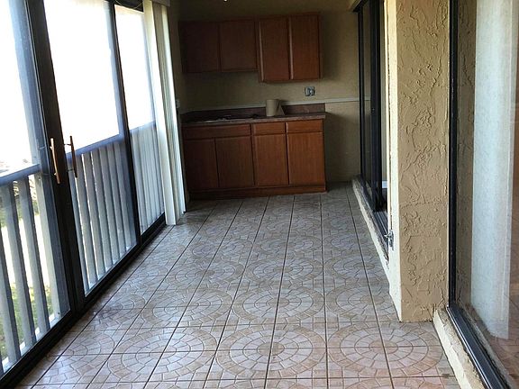 3rd image of 2815 Countrybrook Dr APT 25
