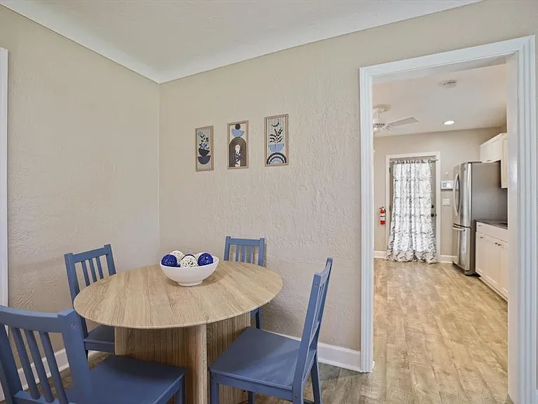 2126 Hyde Park St — Photo 9