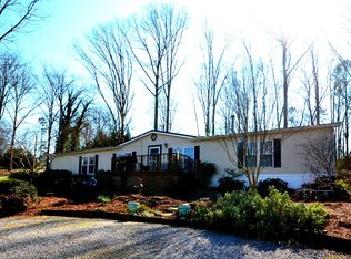 215 4th St, Calhoun, GA 30701