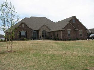924 Whispering Creek Ct, Piedmont, OK 73078