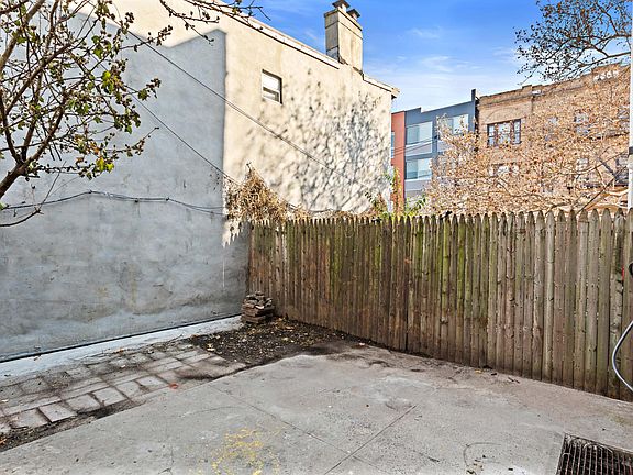 5th image of 4 Magnolia Ave #1