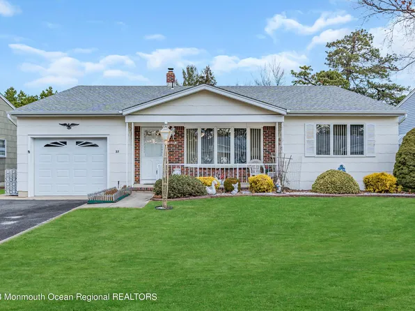 37 Auburn Road, Toms River, NJ 08757