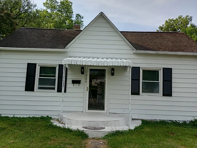 304 W Burwell St — Photo 10