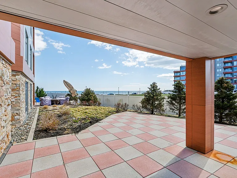 345 Ocean — Photo 24