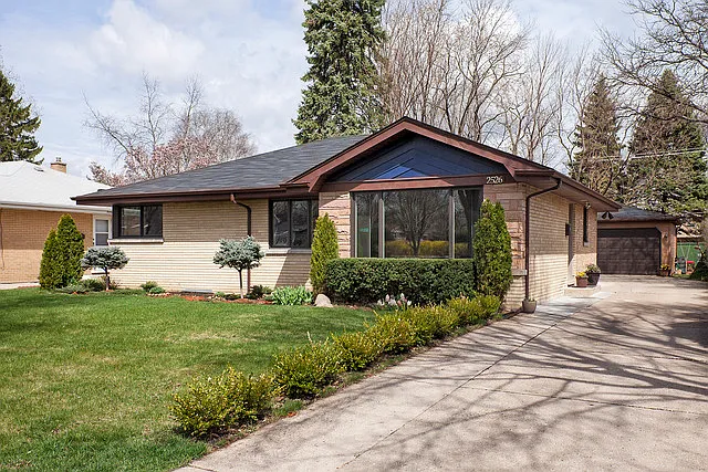 2526 Wilmette Ave photo 1