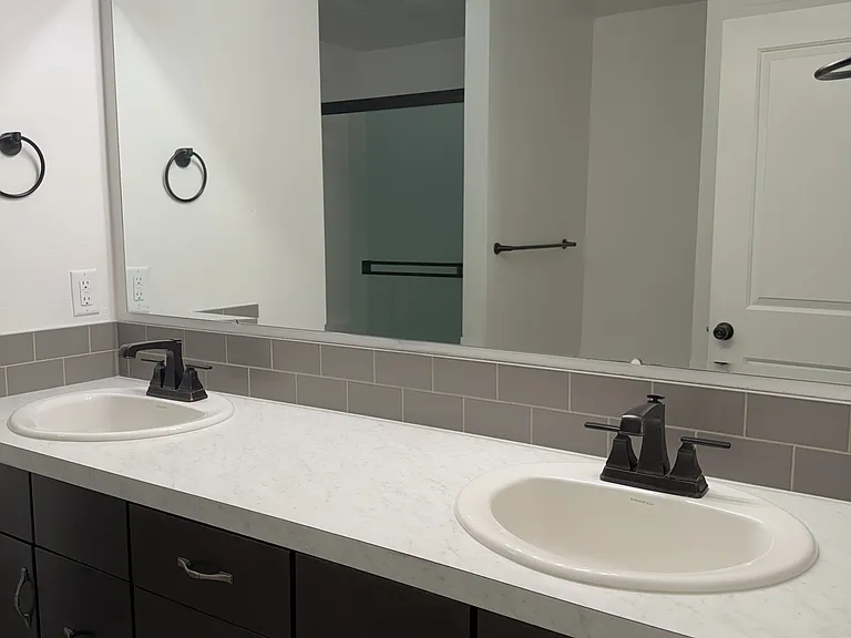 246 W Waukesha St — Photo 15