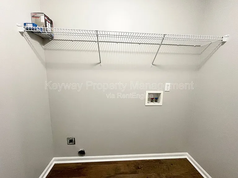 1391 Watsonia Dr — Photo 18
