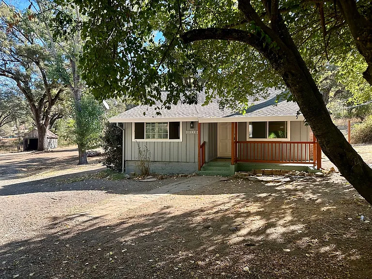 11292 Old Pond Ln — Photo 1