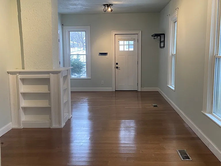 713 Webb St — Photo 4