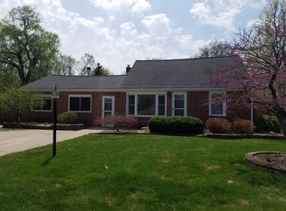 962 Sylvanwood Dr, Troy, MI 48085