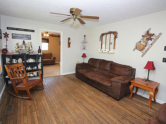 4th image of 6004 Anderson Ave